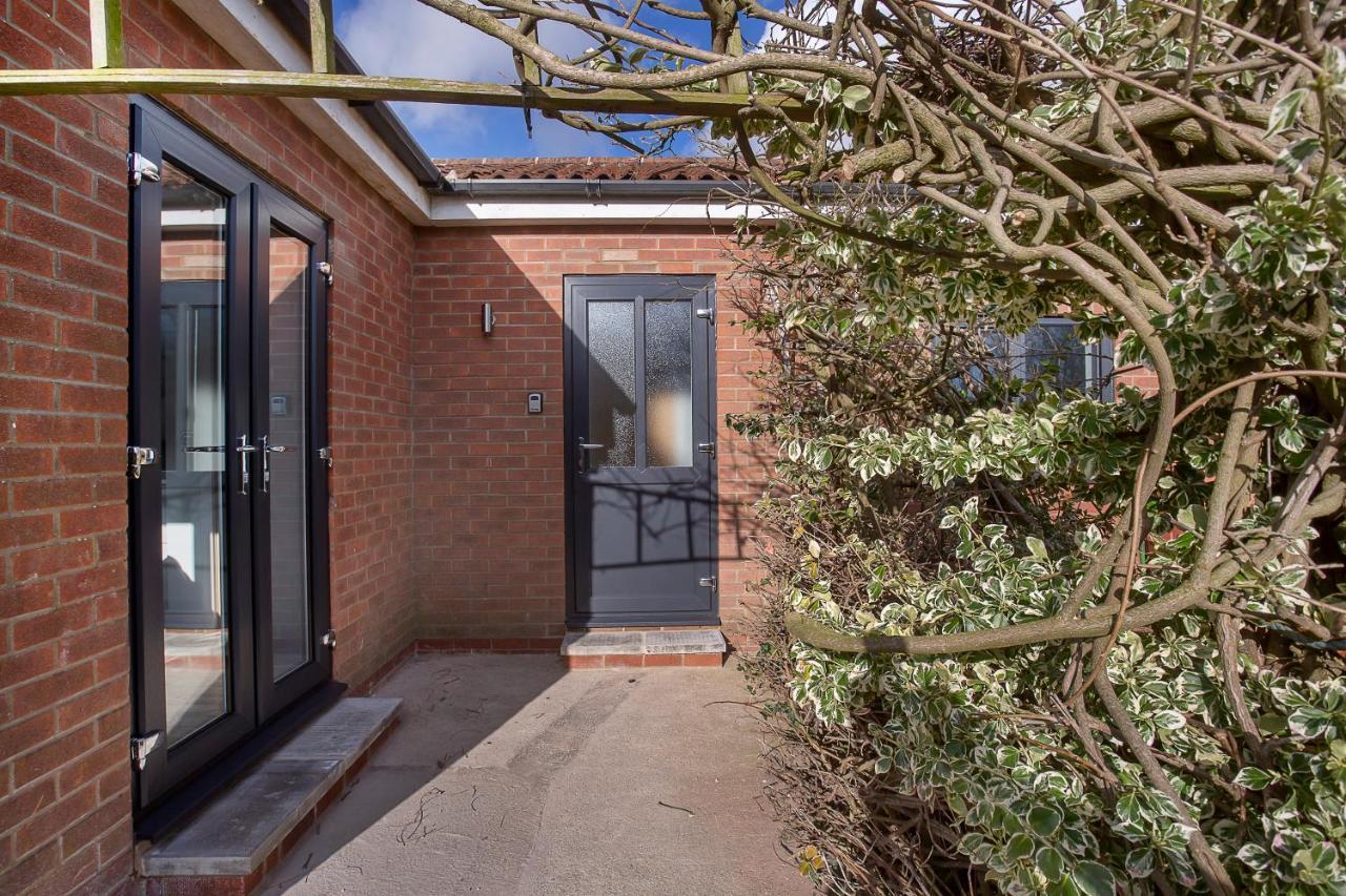 The Luxury Potting Shed With Free Parking! Lägenhet York Exteriör bild