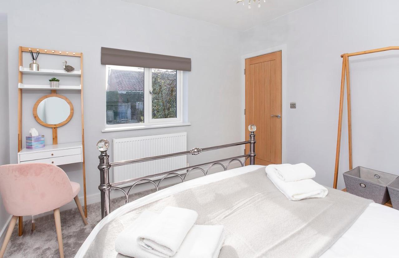 The Luxury Potting Shed With Free Parking! Lägenhet York Exteriör bild